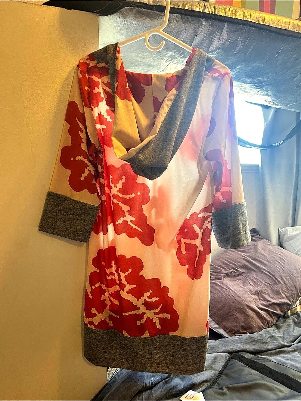Karen Zambos Floral Silk Tunic in Red & Cream Size Medium - Picture 2 of 3